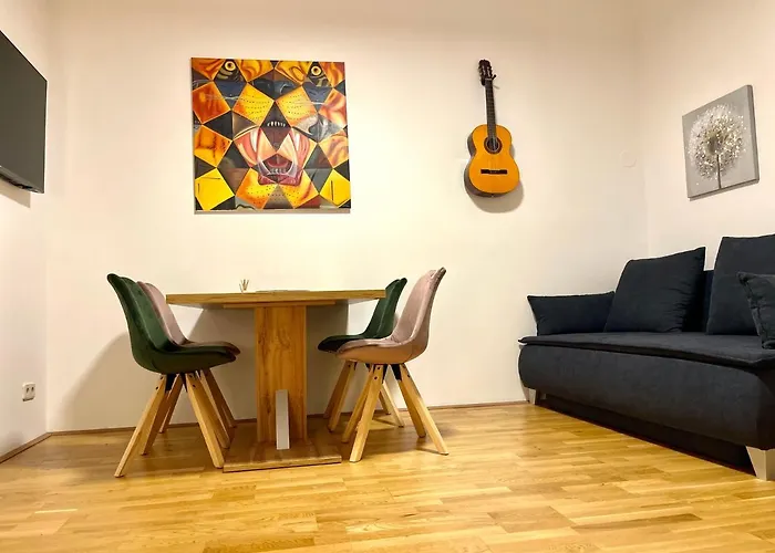 Klimatisiertes, Ruhiges Dachgeschoss Cityapartment Im Zentrum Wiens