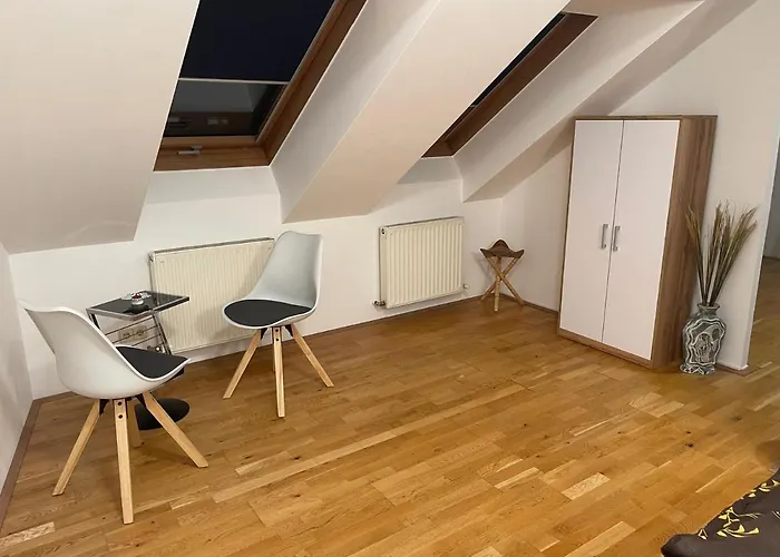 Klimatisiertes, Ruhiges Dachgeschoss Cityapartment Im Zentrum Wiens Apartament Wiedeń