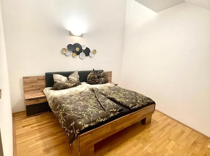 Klimatisiertes, Ruhiges Dachgeschoss Cityapartment Im Zentrum Wiens Wiedeń