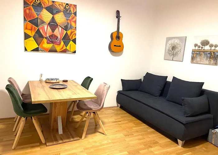 Klimatisiertes, Ruhiges Dachgeschoss Cityapartment Im Zentrum Wiens Apartament *